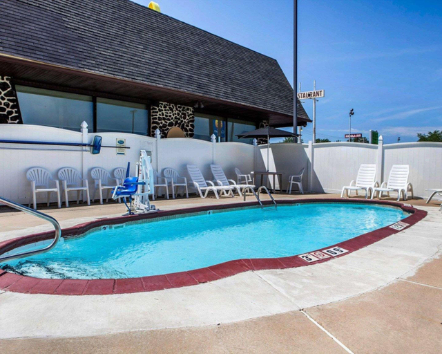 Sport & Beauty 3, Quality Inn Arcola, Douglas