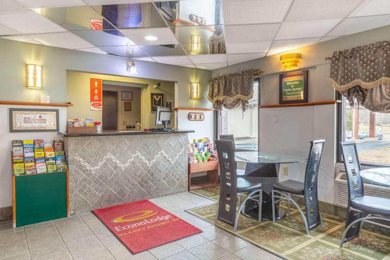 Public Area 3, Econo Lodge Clarks Summit - Scranton, Lackawanna