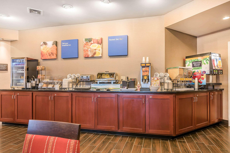 Food & Drinks 5, Comfort Inn Concord South End, Merrimack