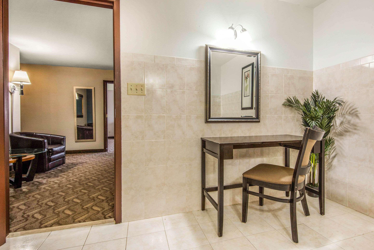 Bedroom 3, Quality Inn - Niagara Falls Blvd, Niagara