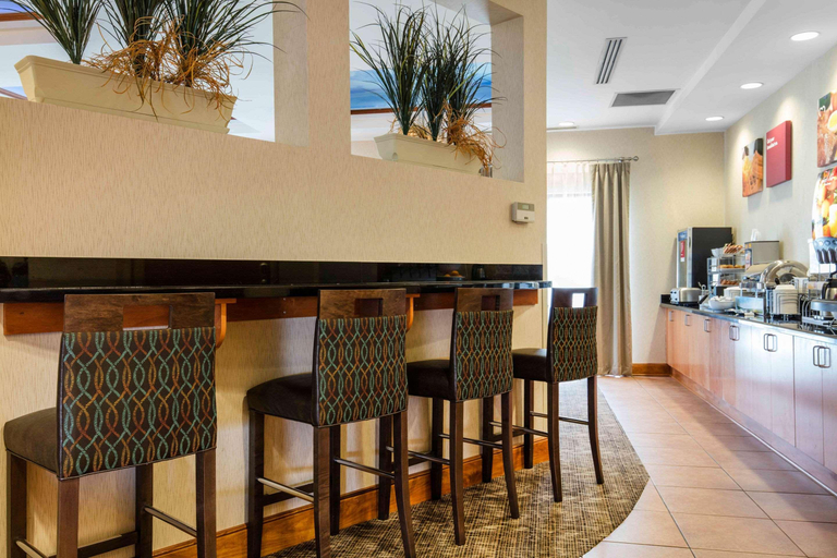 Food & Drinks 5, Comfort Suites Murfreesboro Shopping District, Rutherford