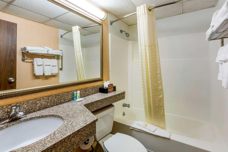 Bathroom 5, Quality Inn Old Saybrook - Westbrook, Middlesex