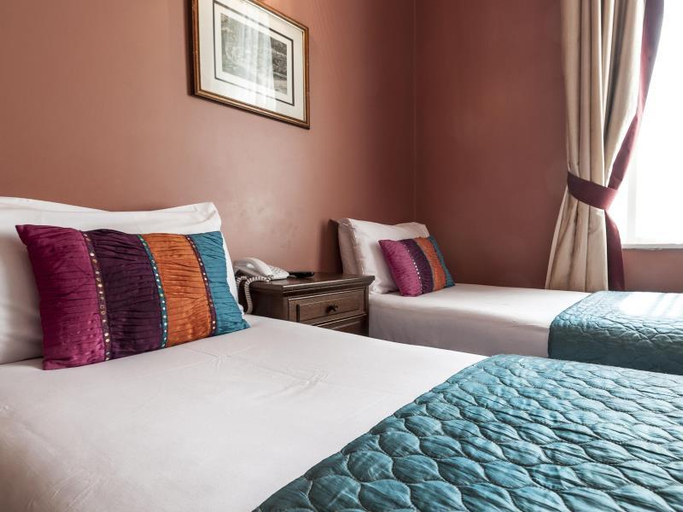 Bedroom 2, Coronation Hotel, London