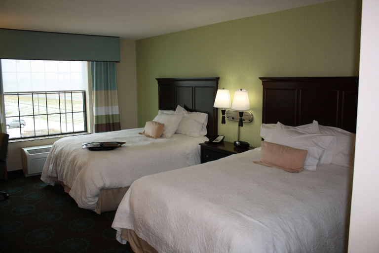 Bedroom 3, Hampton Inn & Suites St. Cloud, MN , Stearns