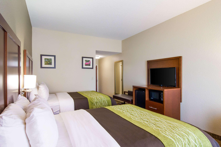 Bedroom 3, Comfort Inn Blackshear Hwy 84, Pierce