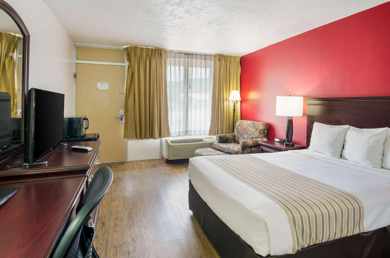 Bedroom 3, Econo Lodge Marion I-81, Smyth
