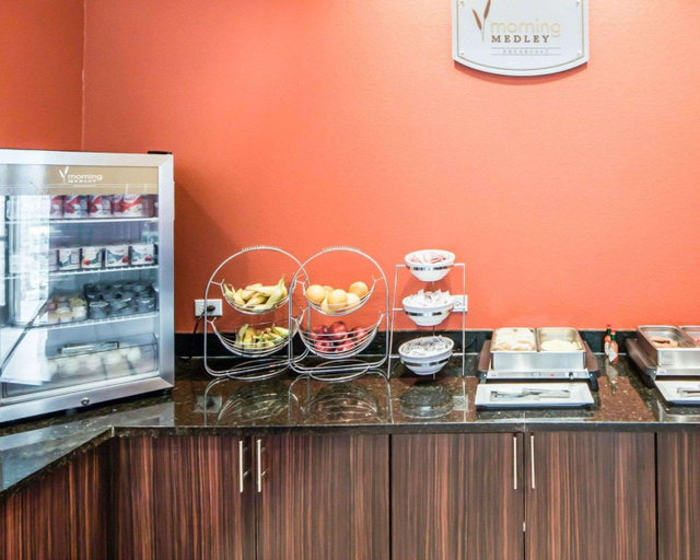 Food & Drinks 5, Sleep Inn & Suites Hennessey, Kingfisher
