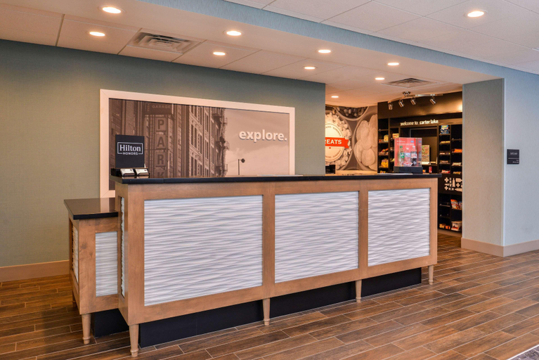 Public Area, Hampton Inn Omaha Airport, Pottawattamie
