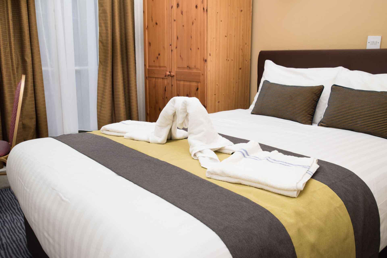 Bedroom, Rose Court Marble Arch, London
