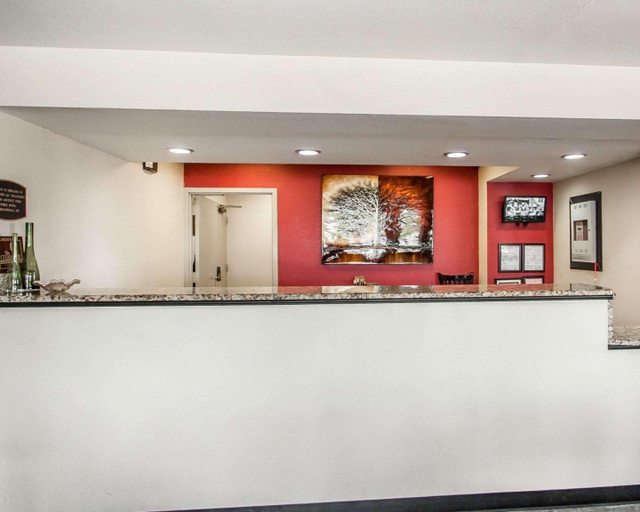 Public Area 2, Econo Lodge Inn & Suites Jackson Northwest, Madison