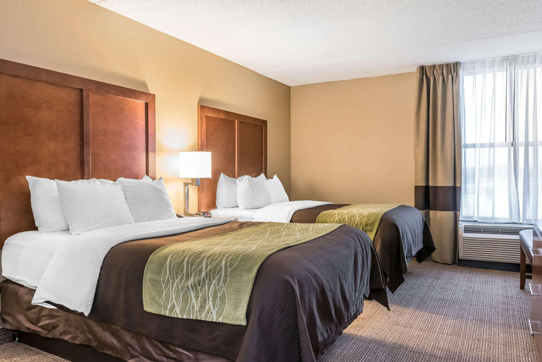 Bedroom 3, Comfort Inn & Suites Piqua-Near Troy-I75, Troy
