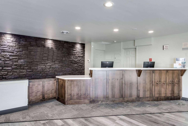 Public Area 3, Days Inn & Suites by Wyndham Spokane, Spokane