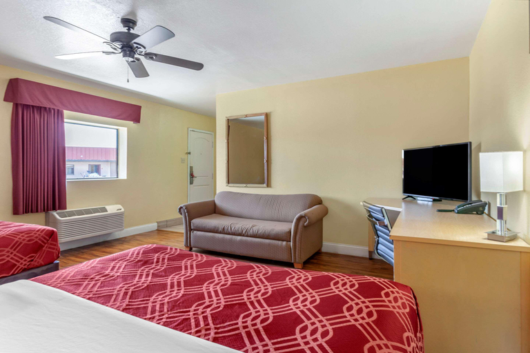 Bedroom 3, Econo Lodge Clovis, Curry