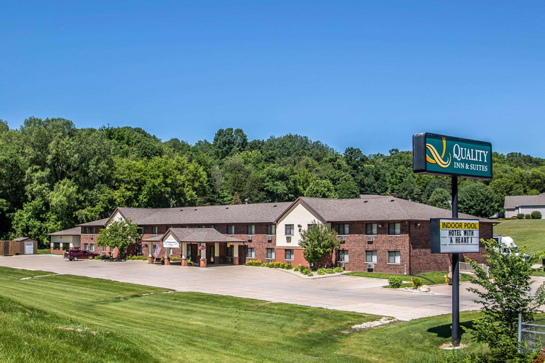 Exterior & Views 1, Quality Inn & Suites Decorah, Winneshiek