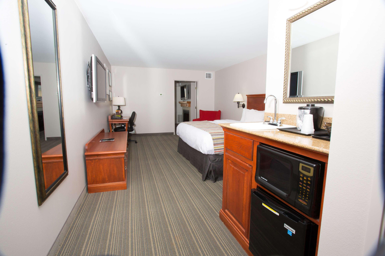 Bedroom 4, Country Inn Suites Grand Forks Nd, Grand Forks