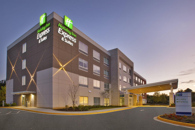 Exterior & Views 4, Holiday Inn Express & Suites SOUTH HILL, Mecklenburg