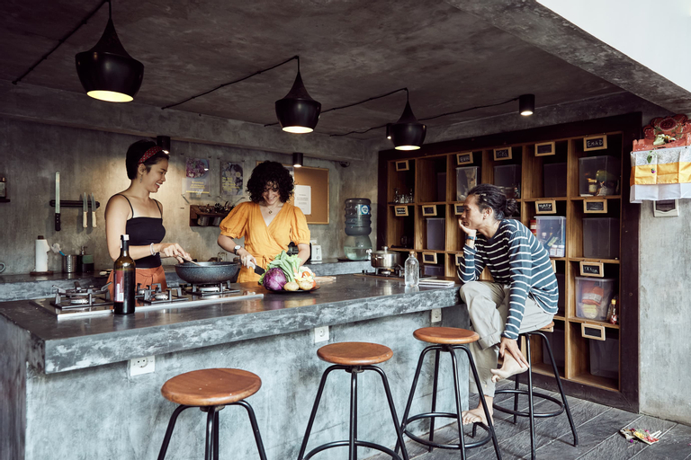 Food & Drinks 30