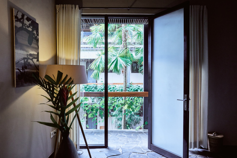 Exterior & Views 8