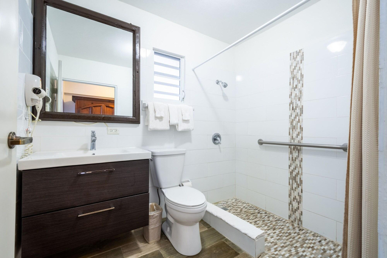 Bathroom 5, Casa Isleña Inn