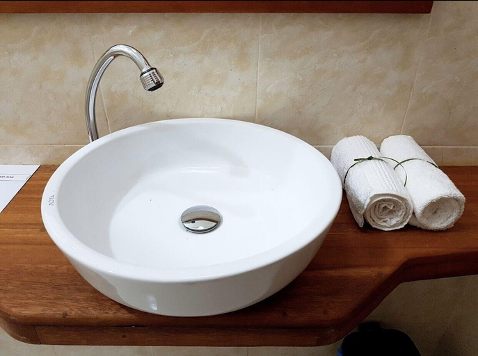 Bathroom 4, Detour Beach View 