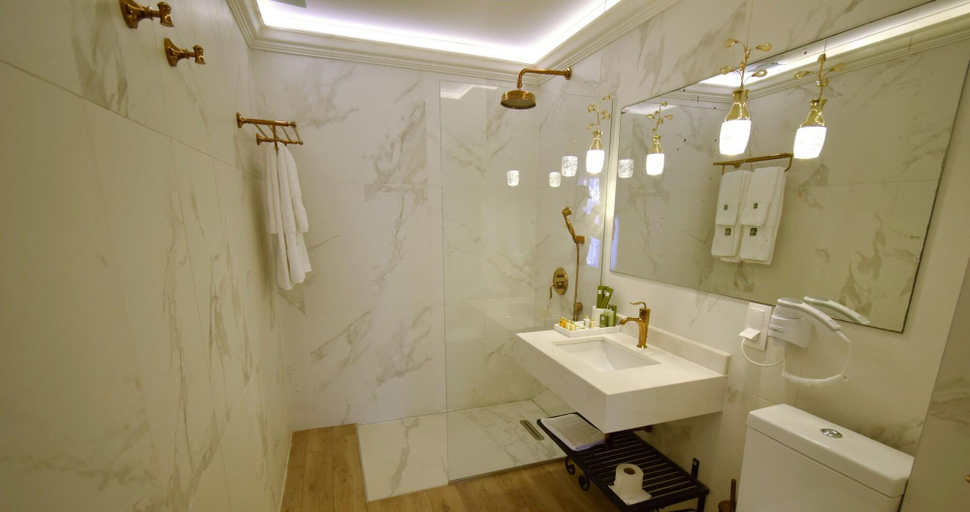 Bathroom 5, Therma Palace, Balchik