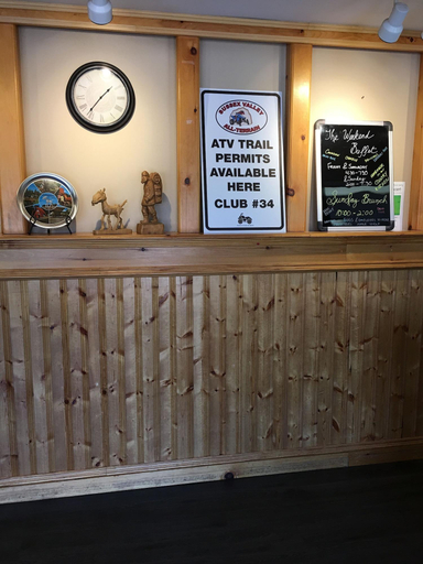 Public Area 3, Timberland Motel, Kings