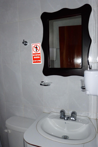 Bathroom 4, Hotel Brisas Del Pacifico, Santa Cruz