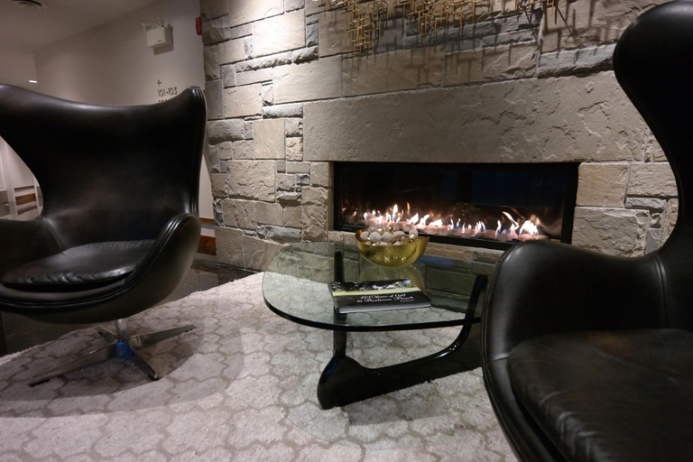 Public Area 2, Qualicum Beach Inn, Nanaimo