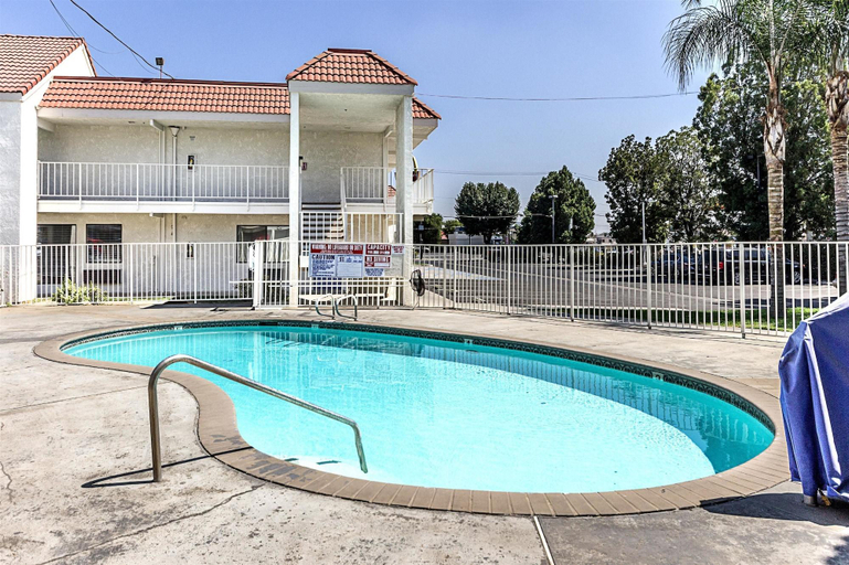 Sport & Beauty 5, Motel 6 Fresno, CA, Fresno