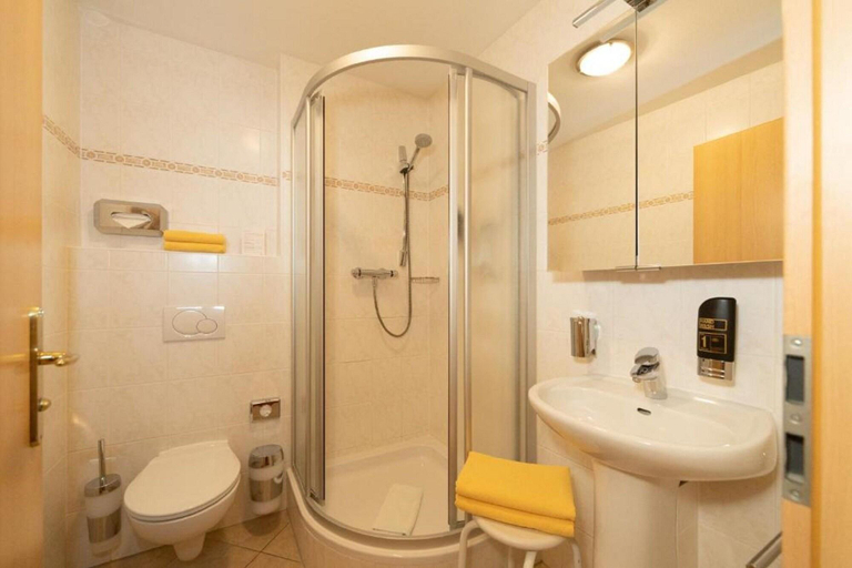 Bathroom 4, Hotel Elbpromenade, Sächsische Schweiz-Osterzgebirge