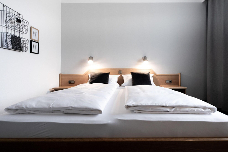 Bedroom 3, Stadthotel Freilassing, Berchtesgadener Land