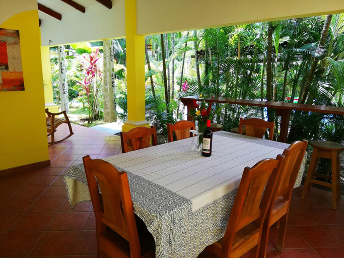 Food & Drinks 5, Villas Verdes, Nicoya