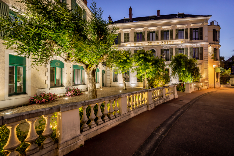 Exterior & Views