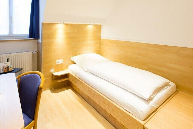 Bedroom 2, Hotel Uhland, München
