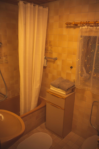 Bathroom 5, Hotel Alpenrose, Unterallgäu