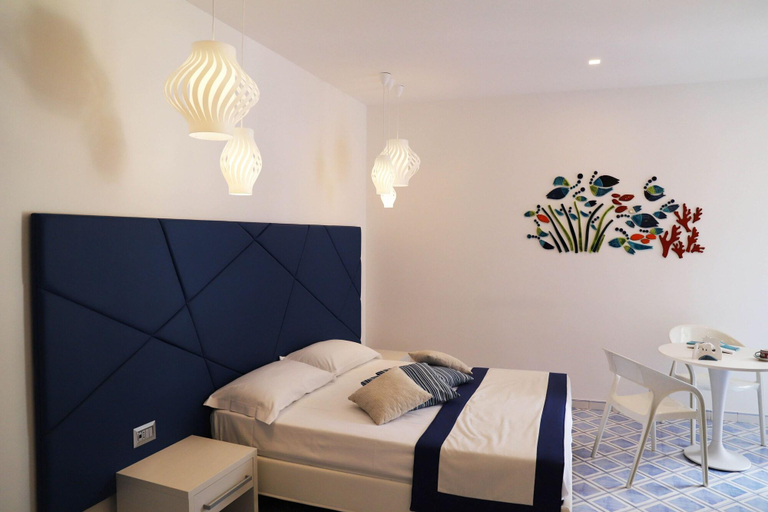 Bedroom 2, Palazzo San Giovanni, Salerno