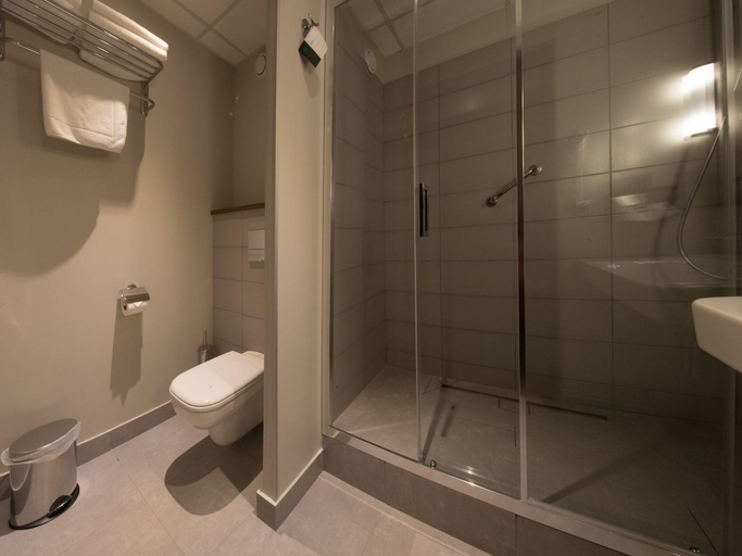Bathroom 4, Omega Hotel, Olsztyn City