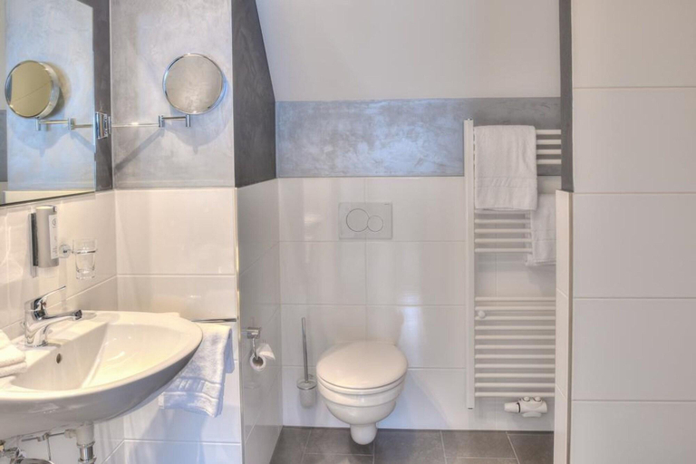 Bathroom 5, Fast Lane Hotel, Ahrweiler
