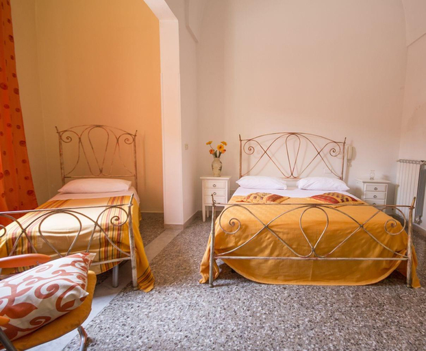Bedroom 3, B&B Salentomigliore, Brindisi
