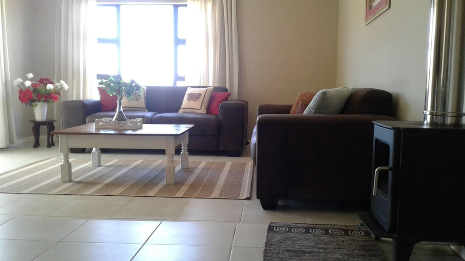 Public Area 3, Ledges Retreat, Uthukela