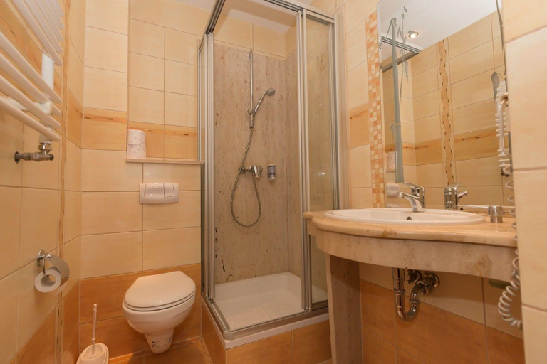 Bathroom 4, Malachit Medical Spa, Jelenia Góra