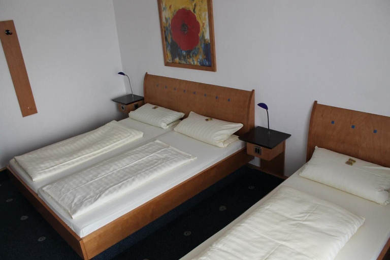 Bedroom 4, Axxe Motel Kassel Ost, Kassel