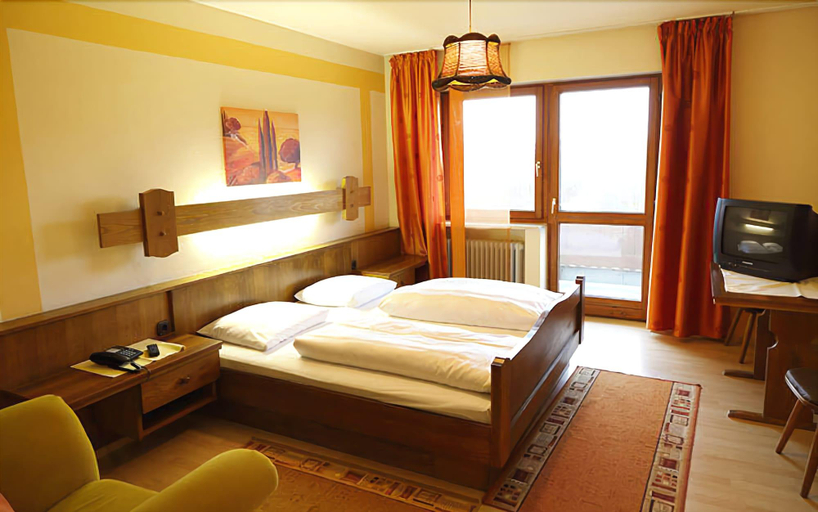 Bedroom 4, Landgasthof Baumgartner, Dingolfing-Landau