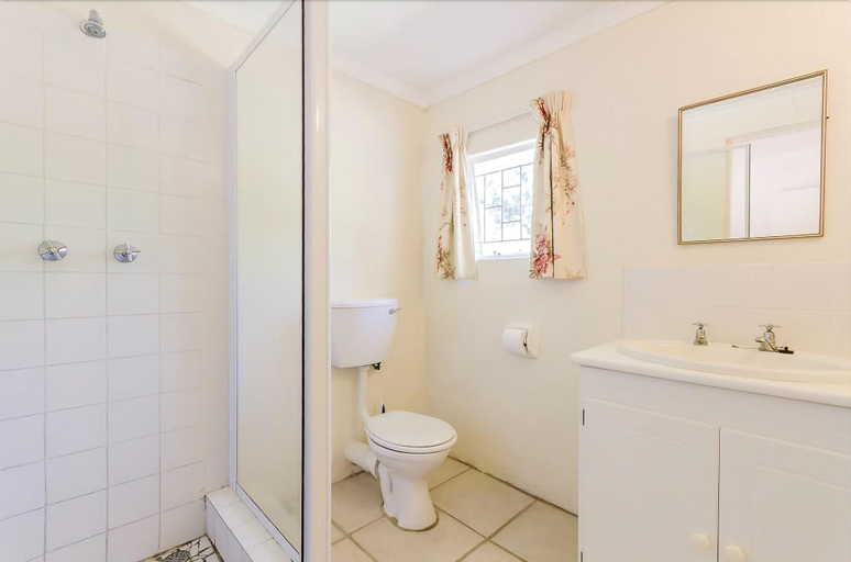 Bathroom 4, Natte Valleij, Cape Winelands