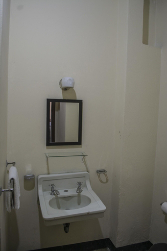 Bathroom 5, Hotel Ajau Colonial, ZONA 1