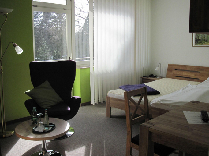 Bedroom 3, Hotel-Cafe "Schauinsland", Lippe