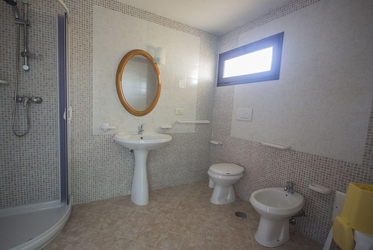 Bathroom 5, B&B Salentomigliore, Brindisi