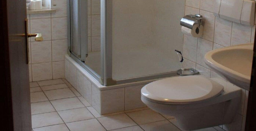 Bathroom, Landgasthof Fuchsbau, Saale-Orla-Kreis