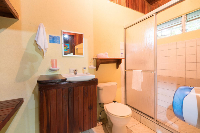 Bathroom 4, Catarata Eco-Lodge, San Ramón
