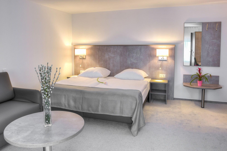 Bedroom 4, Fast Lane Hotel, Ahrweiler